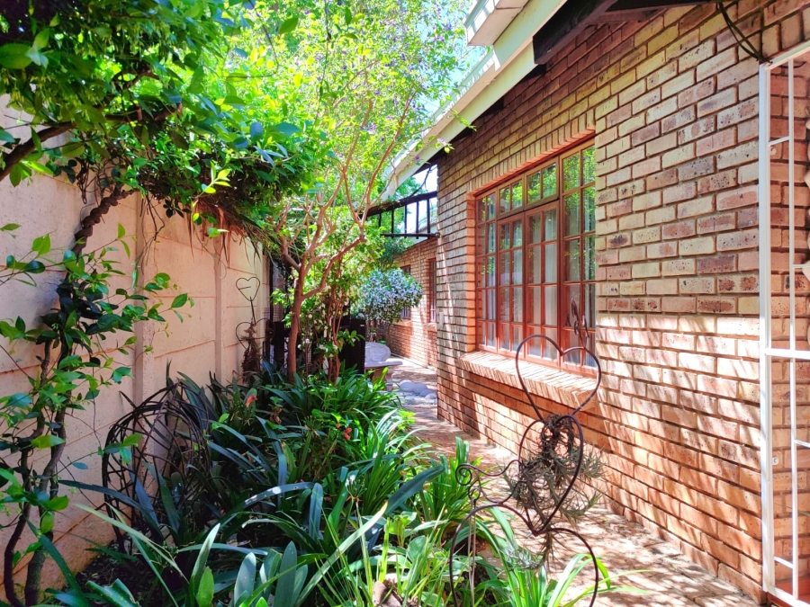 3 Bedroom Property for Sale in Wilkoppies North West